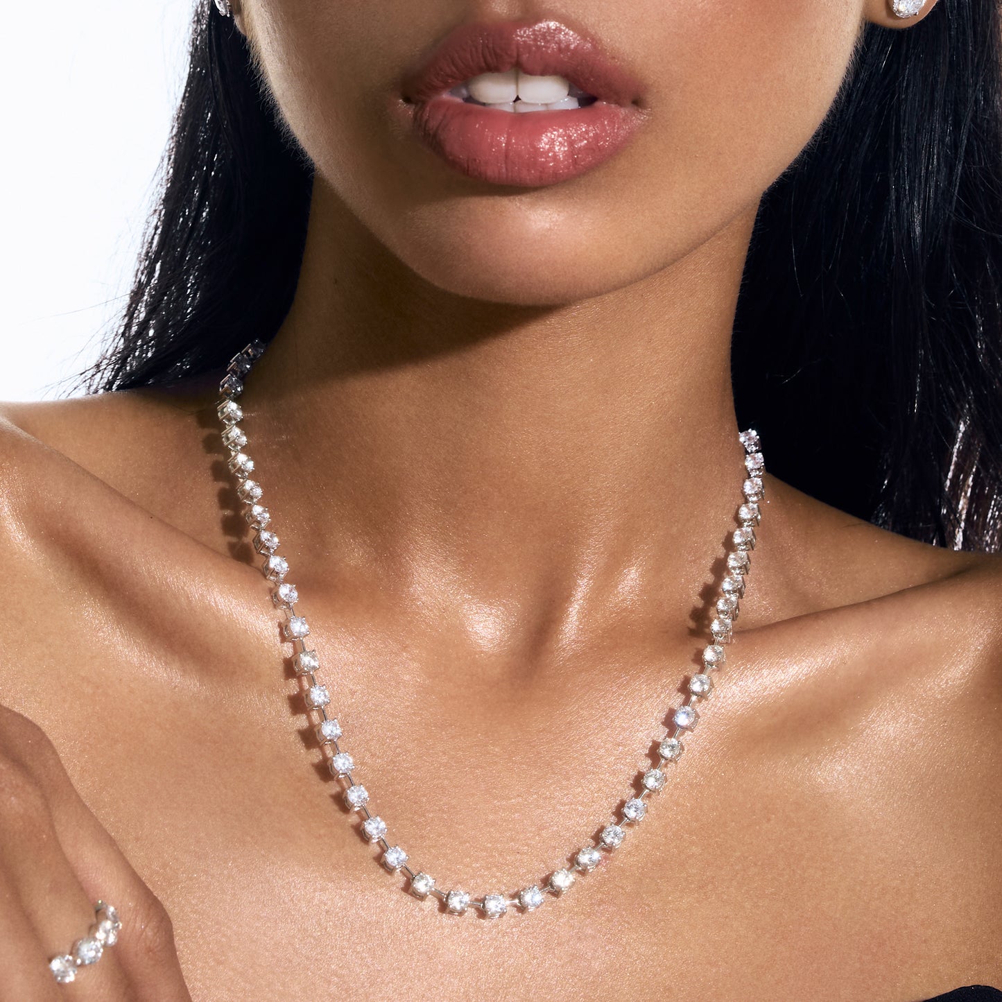 Isla Round Cut Necklace