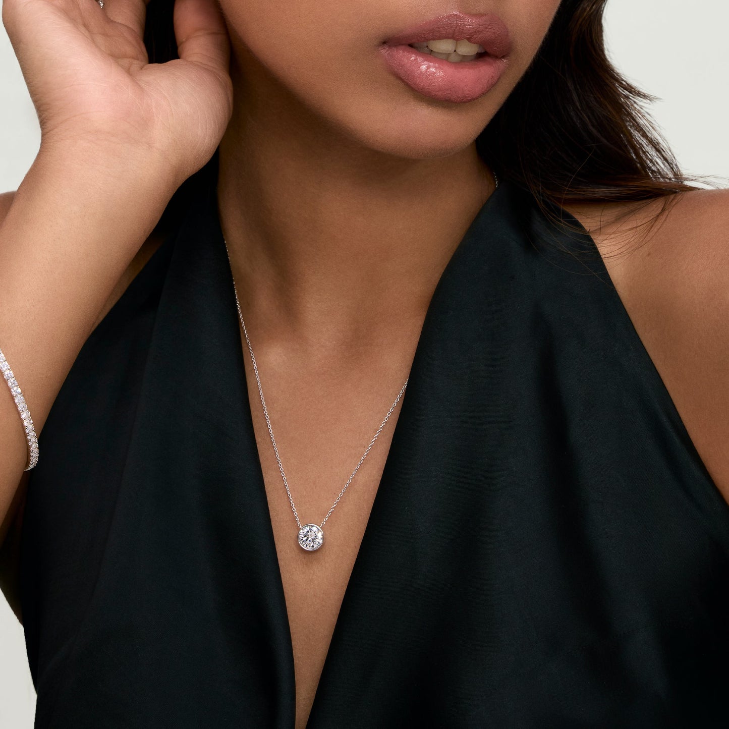 Iris Round Cut Solitaire Pendant