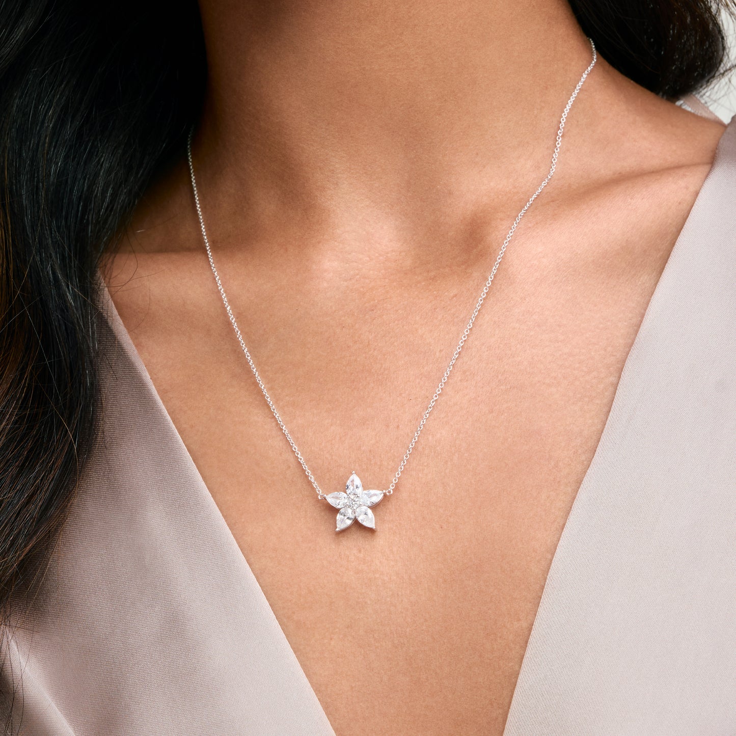 Liva Floral Pendant