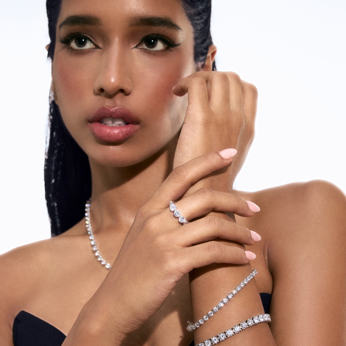 Oleander Eternity Round Cut Wedding Ring